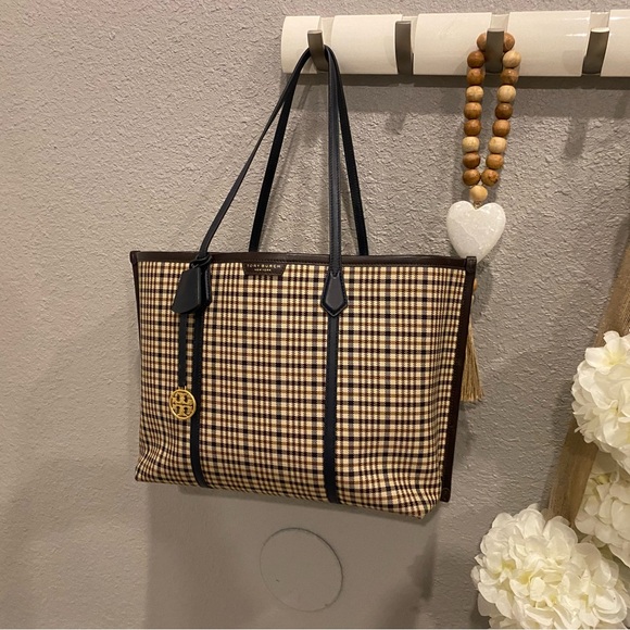 Beautiful Tori Burch Bag -Excellent condition - Picture 2 of 3